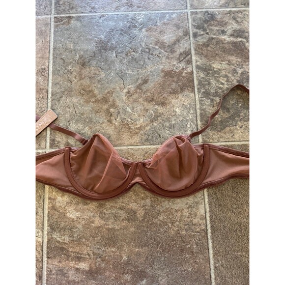 Skims Ultra Fine Mesh Strapless Bra Bronze Size 36A - Picture 8 of 9